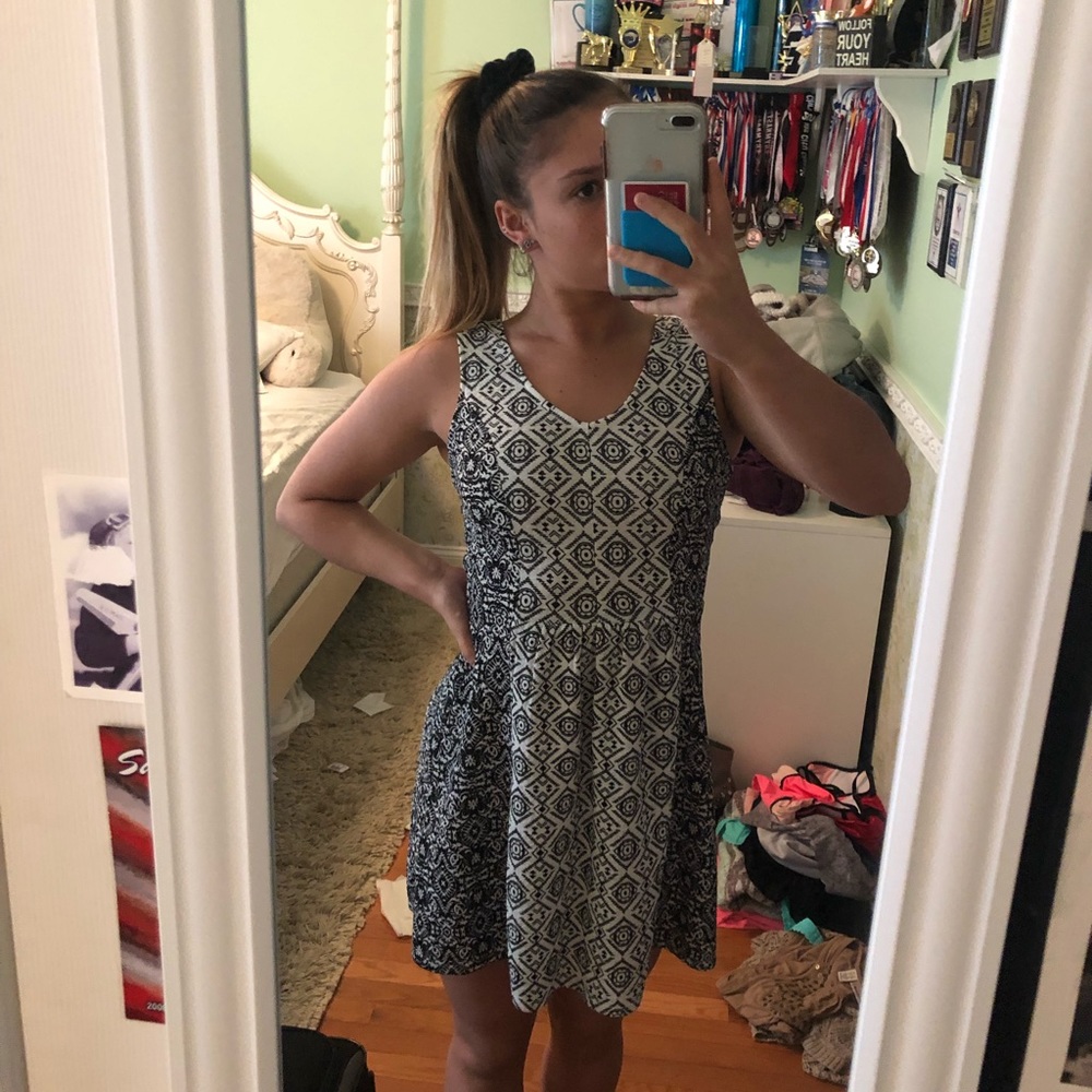 Black and white patterned summer dress